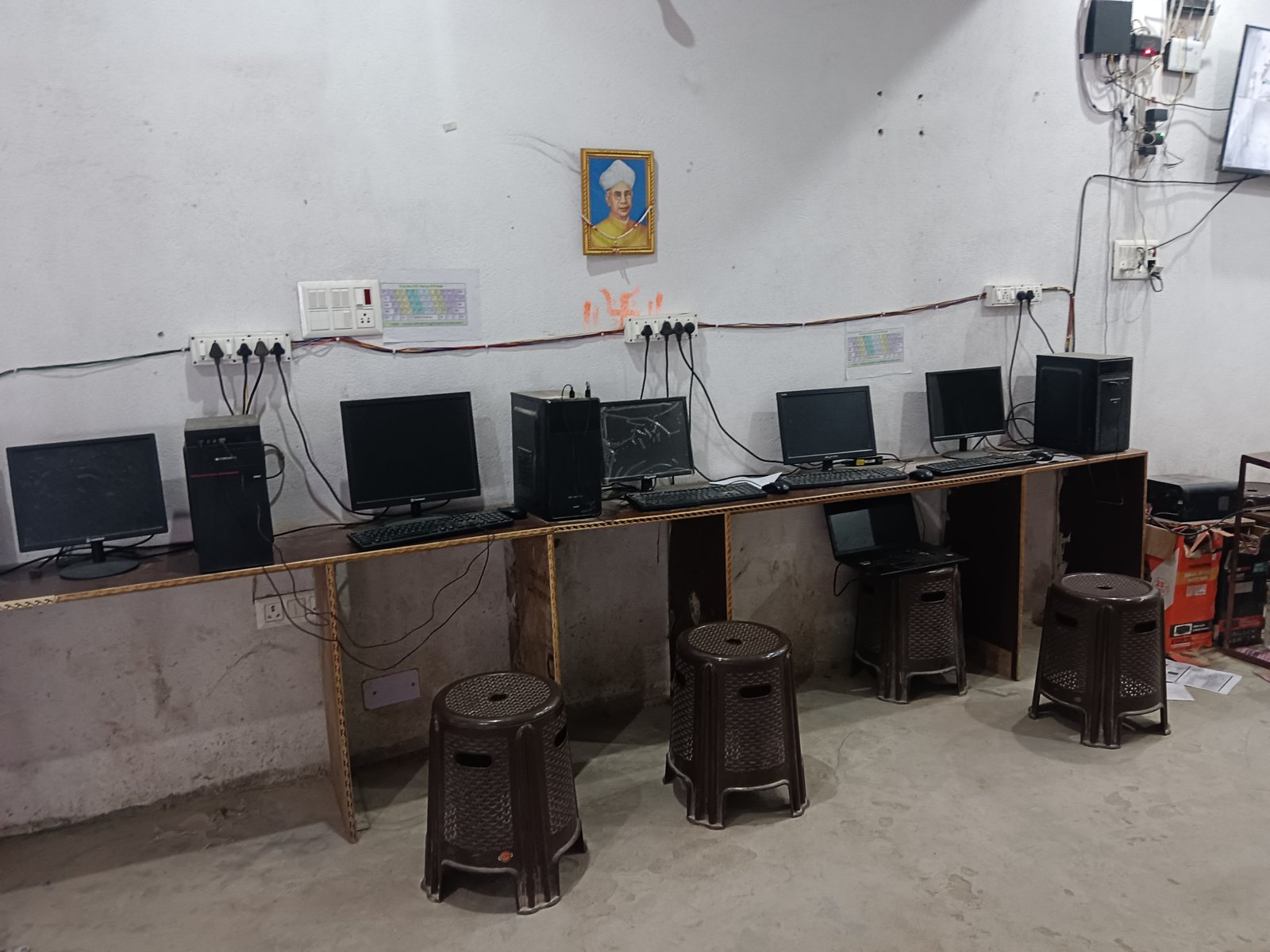 COMPUTER LAB